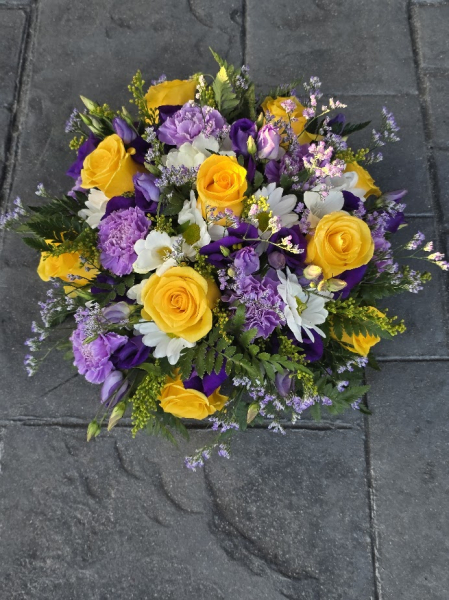 Pg83e funeral posy