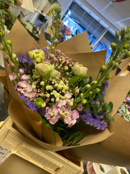 purple-and-cream-handtie