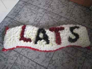 football-scarf-tribute