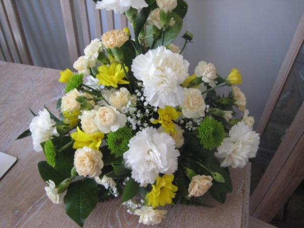classic-posy-arrangement