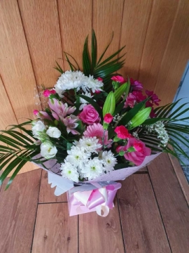 seasonal-hand-tied