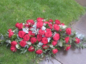 4ft-red-rose-coffin-spray