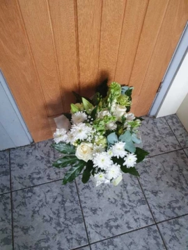 sympathy-handtied-bouquet
