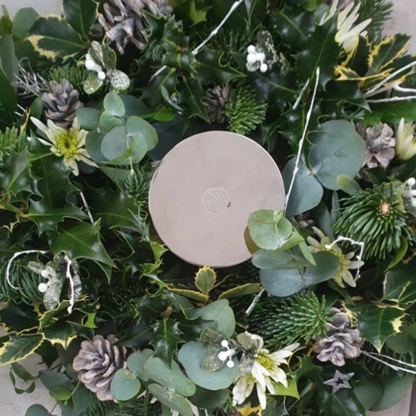 Christmas candle centrepiece