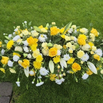 yellow-white-coffin-spray