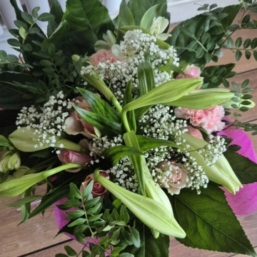 lilies-roses