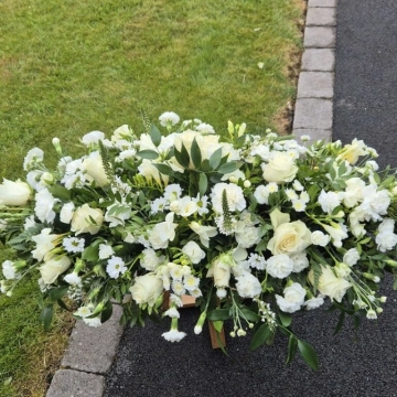 white-4ft-coffin-spray