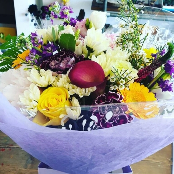 meadow-style-bouquets