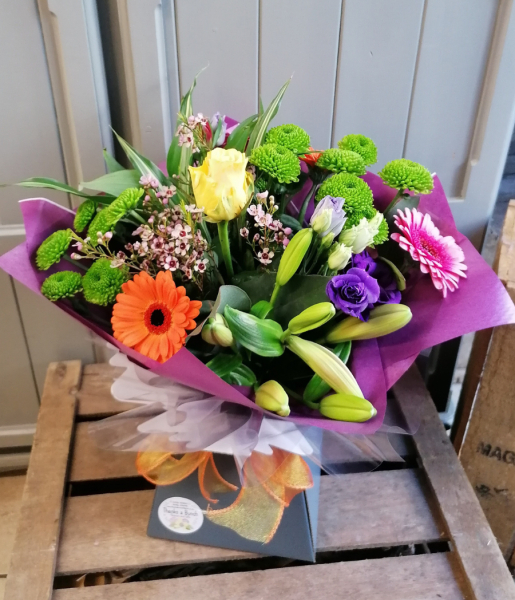 vibrant-handtied