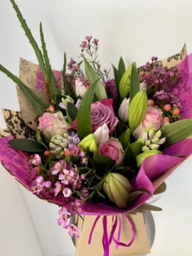 spring-handtied-bouquet