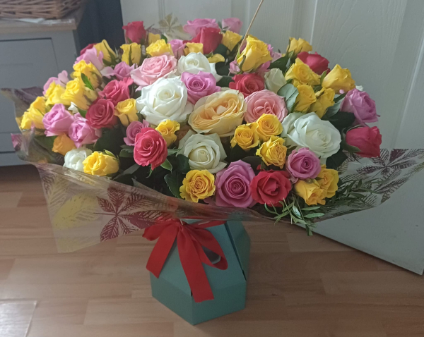 Mixed roses twist