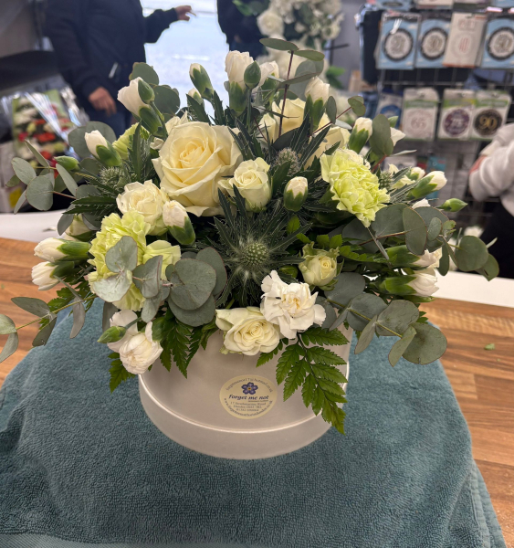 Ivory elegance hatbox