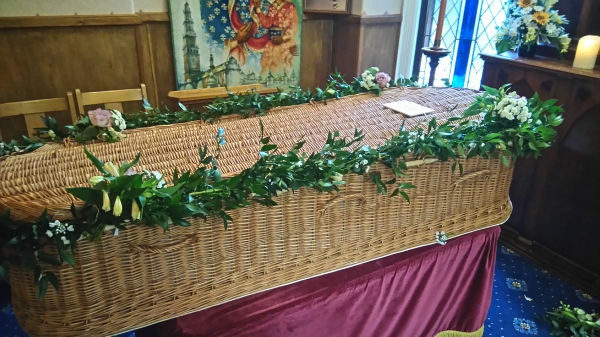 coffin-garlanding