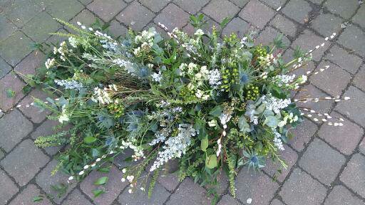 rustic-coffin-spray