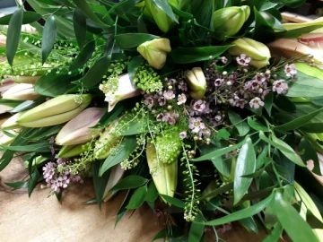 scented-lily-hand-tied-bouquet