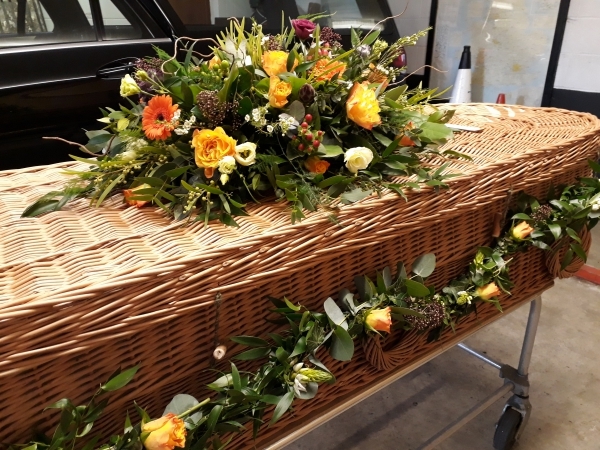 natural-garland-and-spray