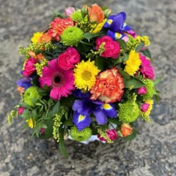 vibrant-hatbox-arrangement