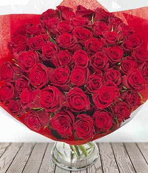 50-red-roses