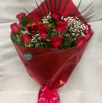 12-red-rose-bouquet