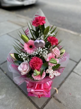 front-facing-hand-tied