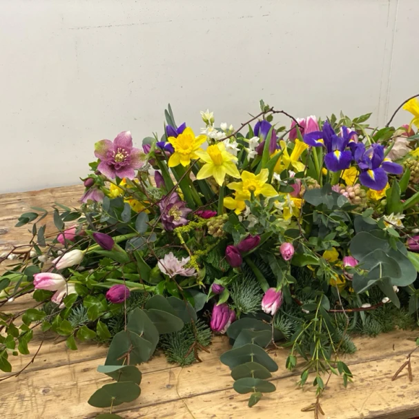 seasonal-springtime-casket-topper