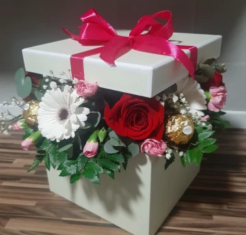 surprise-hergift-box