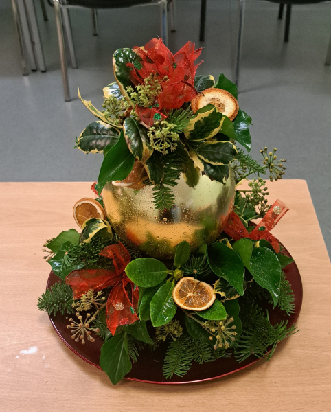 Xmas bauble arrangement