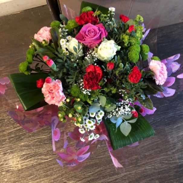 seasonal-mixed-hand-tied