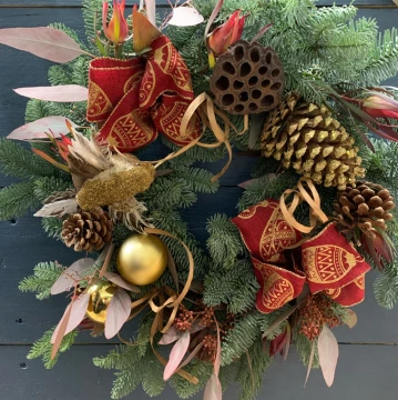 tradional-christmas-wreath