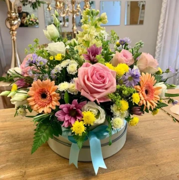 surprise-me-hatbox-flowers