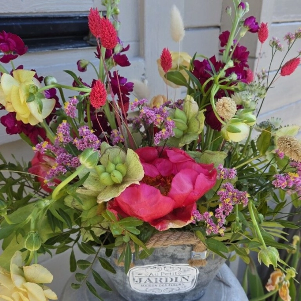 Wild-wicklow-mix-container-arrangement