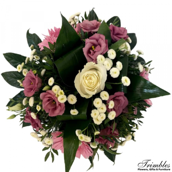 Delicate-posy