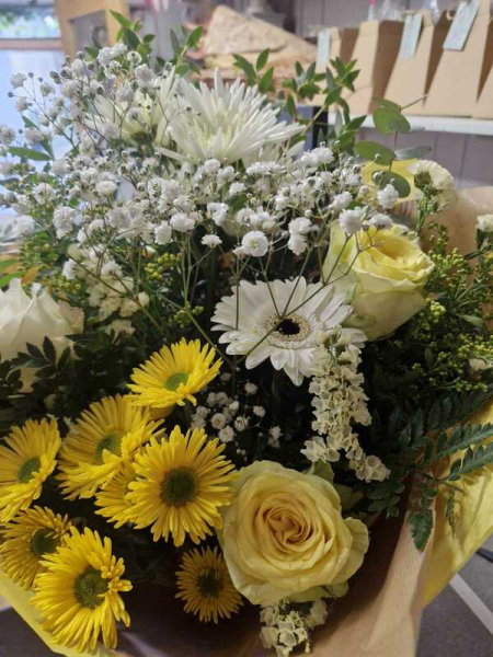 Lemon-ivory bouquet