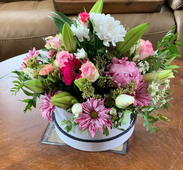 Blush garden hat box