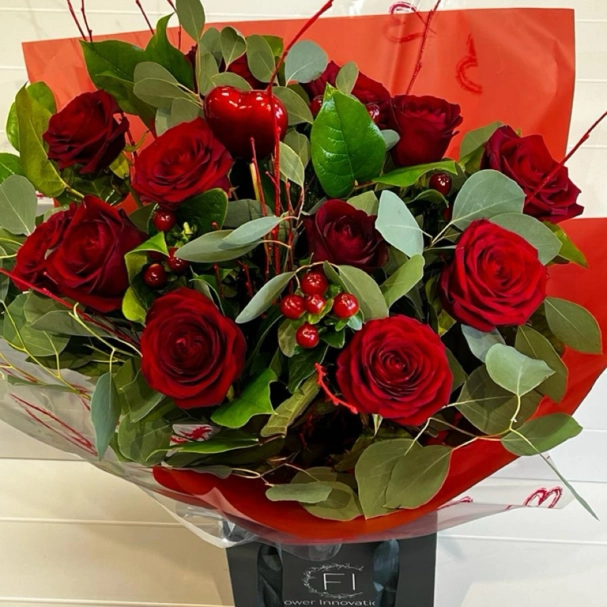 Dozen red rose bouquets
