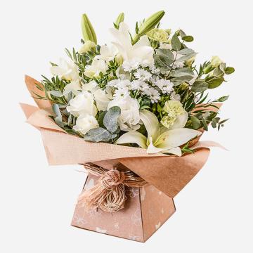 evelyn-bouquet-with-white-and-cream-flowers-1
