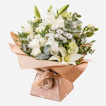 evelyn-bouquet-with-white-and-cream-flowers-1