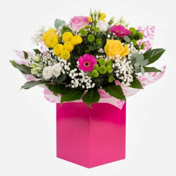 mamma-mia-vibrant-flower-bouquet-in-a-gift-box-1