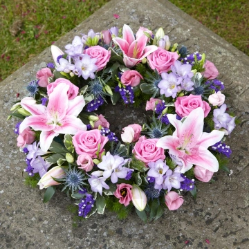 delicate-wreath-of-pink-and-lilac-flowers-with-soft-greenery-1
