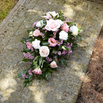 petite-funeral-spray-in-pink-with-roses-and-lisianthus-1