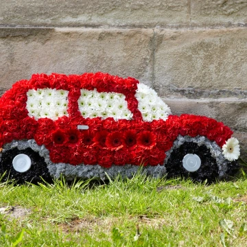 motor-car-tribute-with-red-carnations-and-white-chrysanthemums-1