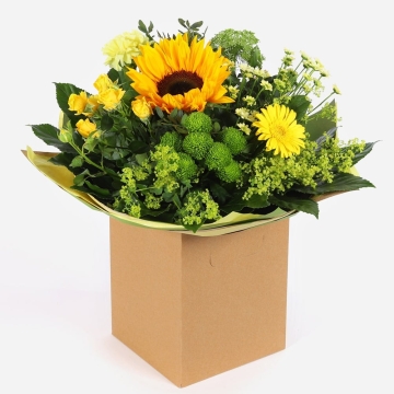 bright-yellow-sunflower-bouquet-with-green-chrysanthemums-and-yellow-blooms-in-a-kraft-gift-box-1